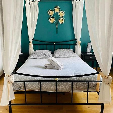 Au Pied De La Cathedrale Apartment กอลมาร์ ภายนอก รูปภาพ